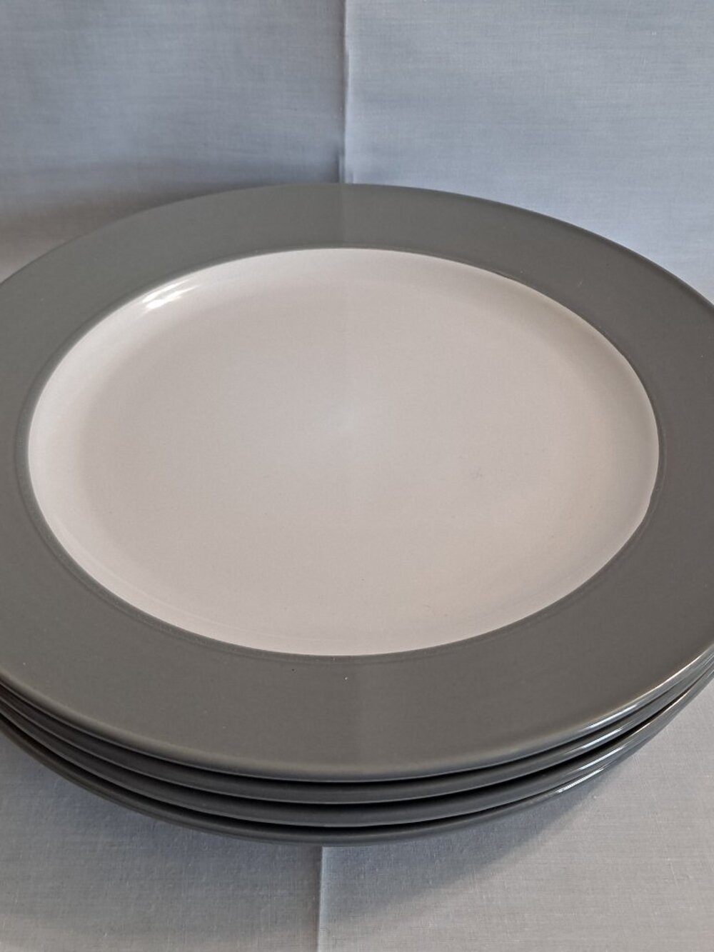 Set 4 Royal Norfolk GRAY WHITE 8" Salad PLATES Serving Stoneware Two-Tone Bread